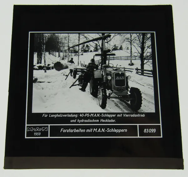 1 Diapositiv MAN Dieselschlepper 40PS mit Hecklader Forst ca 1960 Original
