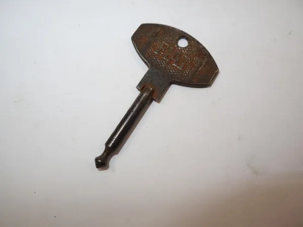 1 Stück Oldtimer Zündschlüssel Zündnagel Fiat Auto