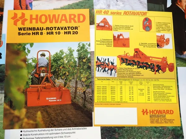 12x Original Prospekt in Mappe Howard Landtechnik Bodenbearbeitung