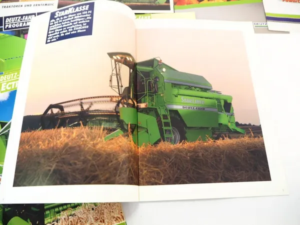 13x Original Prospekt Deutz Fahr Produktprogramm Traktor Mähdrescher 1990/2000er