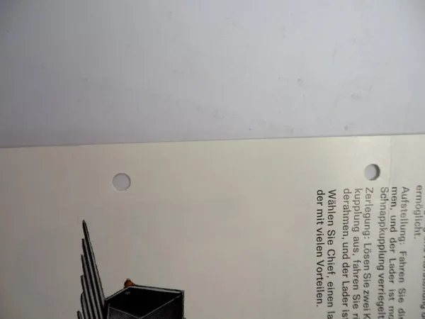 2x Original Prospekt Chief Frontlader Typ S900 & Zubehör am Leyland Traktor