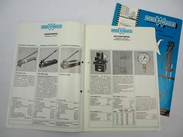 2x Original Prospekt Weber Hydraulik Hebezeug Muli Büffel 1970/80er Jahre