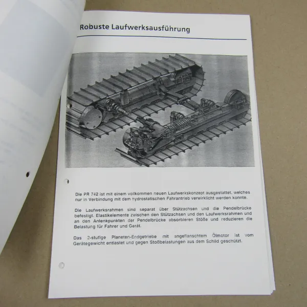 2x Prospekt Liebherr PR 742 Litronic +Technischer Vergleich mit PR 741C
