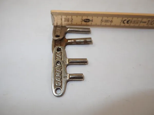 4 Stück Aufziehschlüssel Blechspielzeug Original Gama Grösse 1 2 3 3