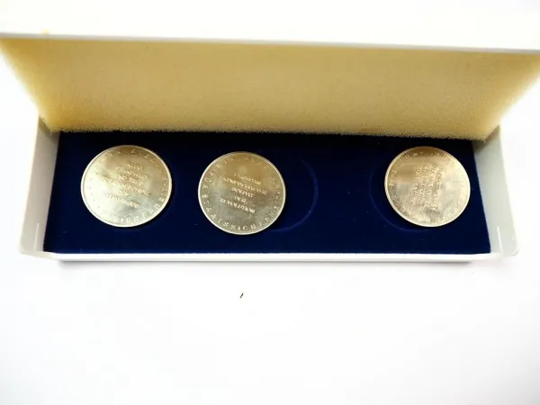4x Medaille DDR MFS Ministerium für Staatssicherheit Dzierzynski Schmenkel