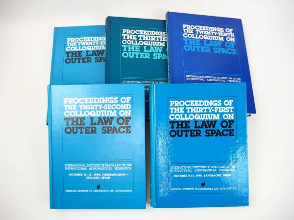 5 Books The Law of Outer Space, Proceedings of Colloquium 1985 - 1989