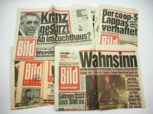 8 x Bild Zeitung 1967 1977 1989 1990 Krenz Stoph Mielke DDR Mauerfall