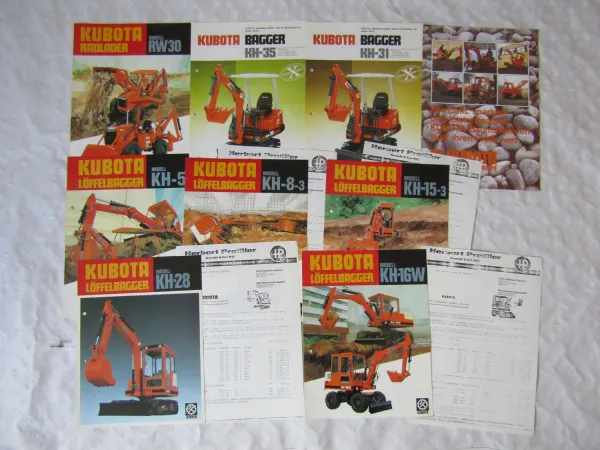 9 Prospekte Kubota Bagger KH und RW Modelle aud dem Jahr 1983 und Preisangaben