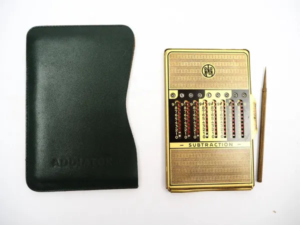 Addiator Duplex Historischer Rechenschieber Zahlenschieber mit Etui und Stift
