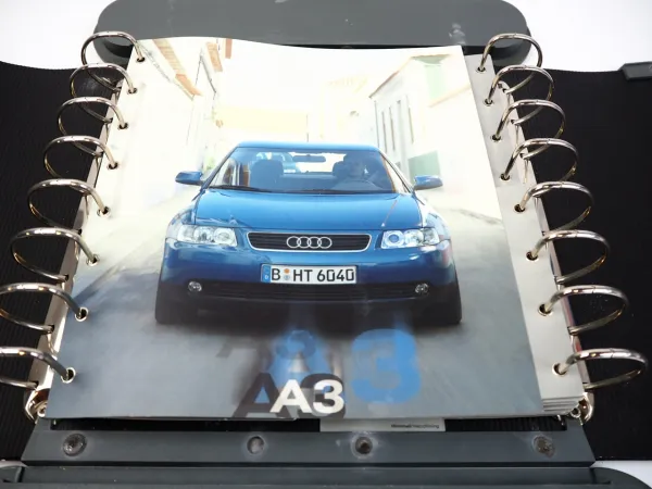 Audi A3 Typ 8L S3 Muster Box Design Farben Stoffe Lackierung Leder