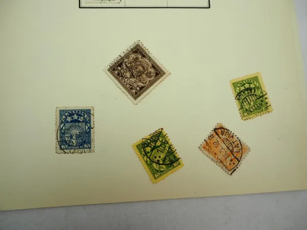 Briefmarken mit Falz Lettland Latvija Republik 1920/30er Jahre