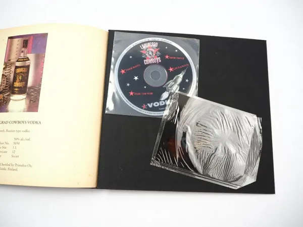 Buch und CD Leningrad Cowboys Vodka Since 1549 Finnland 1995 Werbung