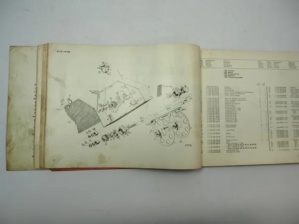 Deutz Fahr M1102 M1202 Mähdrescher Ersatzteilliste Spare Parts List 1977