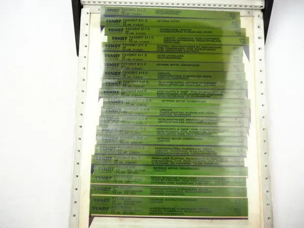 Fendt Farmer Favorit Xylon Traktoren ca 80 Ersatzteillisten in Sammelmappe