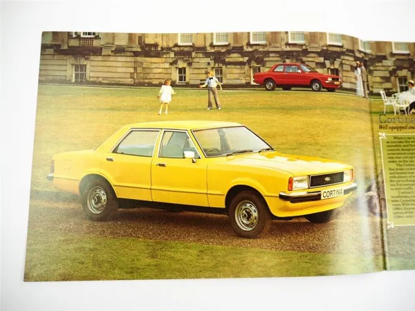 Ford Cortina MK IV 1300 1600 2000 Saloon Estate Car PKW Prospekt Brochure 1976
