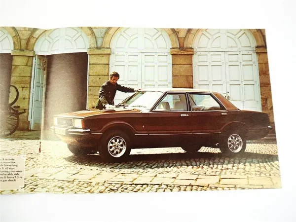 Ford Cortina MK IV 1300 1600 2000 Saloon Estate Car PKW Prospekt Brochure 1976