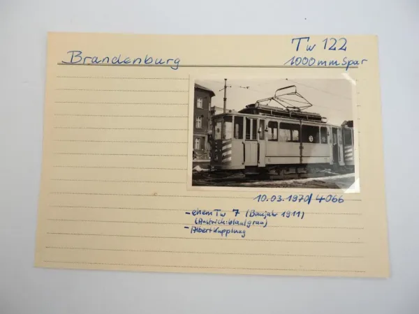 Foto historische Straßenbahn TW122 in Brandenburg 1970