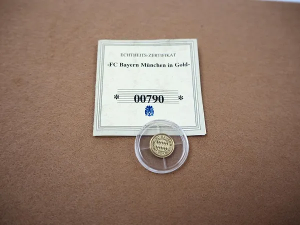 Goldmünze 585 FC Bayern Deutscher Meister 2001 PP 0,5g 11 mm in Kapsel