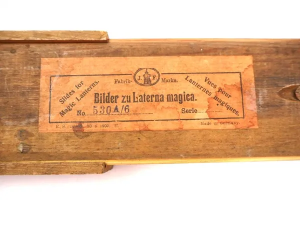 Holzkiste Bilder zu Laterna magica 12 Glasstreifen 1907 Johann Falk