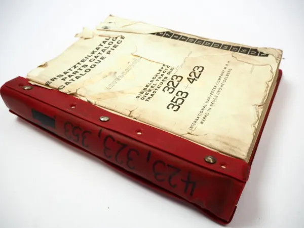 IHC 323 353 E353 423 E423 Schlepper Ersatzteilliste Ersatzteilkatalog 1970