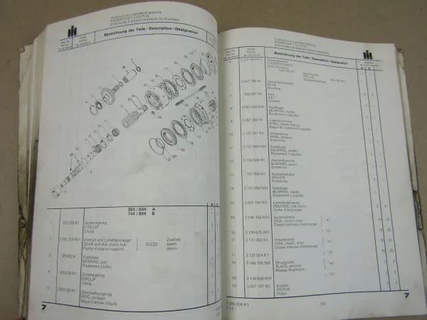 IHC 554 644 744 844 Schlepper Ersatzteilkatalog Ersatzteilliste Parts List 1974