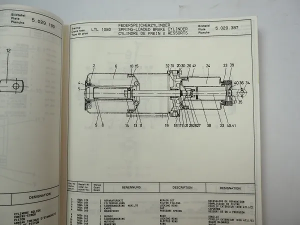 Liebherr LTL 1080 Mobilkran Ersatzteilliste Ersatzteilkatalog 1986