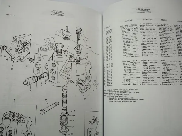 Massey Ferguson MF 1200 Knicklenker Traktor Ersatzteilliste Parts List 1974