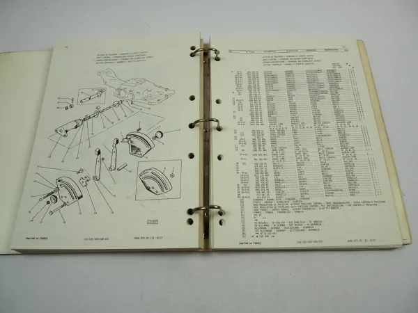 Massey Ferguson MF 133 135 140 148 152 Traktor Ersatzteilliste Parts List 1977