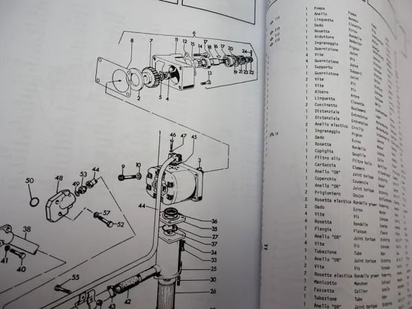 Massey Ferguson MF 283 Traktor Ersatzteilliste Parts Book Pieces de Rechange 1985