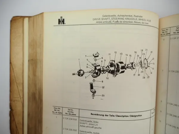 Original IHC 523 624 724 Dieselschlepper Ersatzteilliste Spare Parts List 1969
