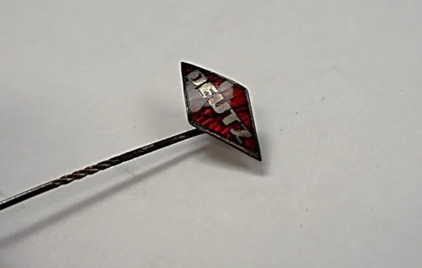 Original Anstecknadel Pin Deutz Traktor ca. 1950 Emaille