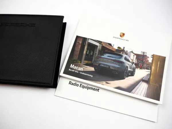 Porsche Macan 95B Bra att veta bruksanvisning 8/2020 läderportfölj schwedisch Betriebsanleitung