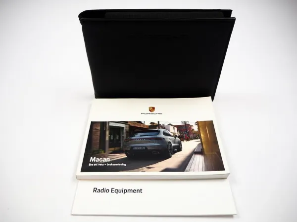Porsche Macan 95B Bra att veta bruksanvisning 8/2020 läderportfölj schwedisch Betriebsanleitung