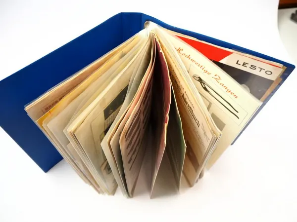 Posten Prospekte ca. 60 Stück 1930 - 1960 Werkzeug Technik Steingut Öfen usw.