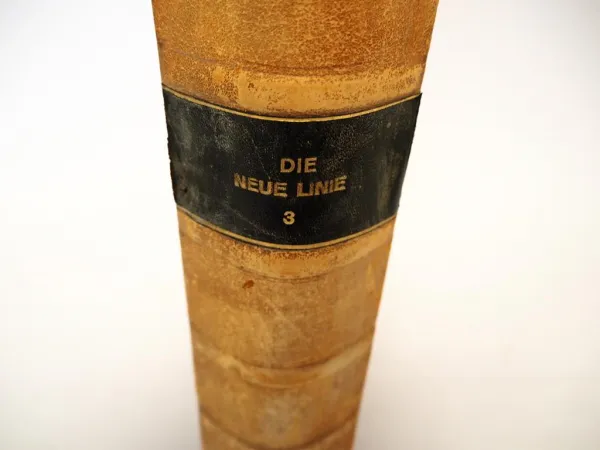 Seltener original Leder Zeitschriften Stehsammler Nr.3 Die Neue Linie ca. 1940