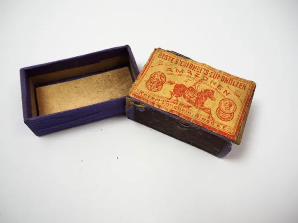 Streichholzschachtel Zündhölzer Amazonen Robert Langbein Riesa ca. 1910