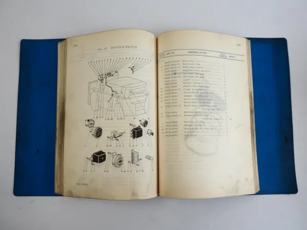 Toyota FD30 Forklift Gabelstapler Ersatzteilliste Parts Catalog 1972