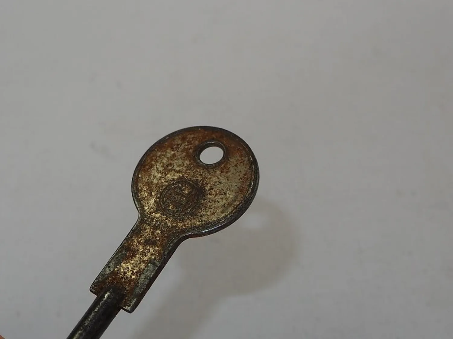 1 Stück Oldtimer Zündschlüssel Zündnagel Bosch SAS3/1Z Auto Schlepper Hanomag