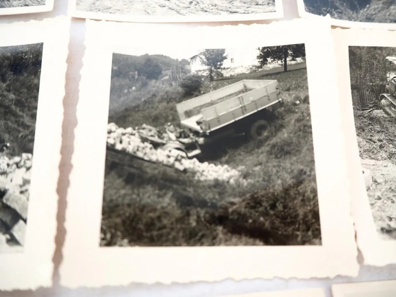 11 Fotos KFZ LKW Raupe Unfall Auto Firma Schleith in Waldshut 1950er Jahre