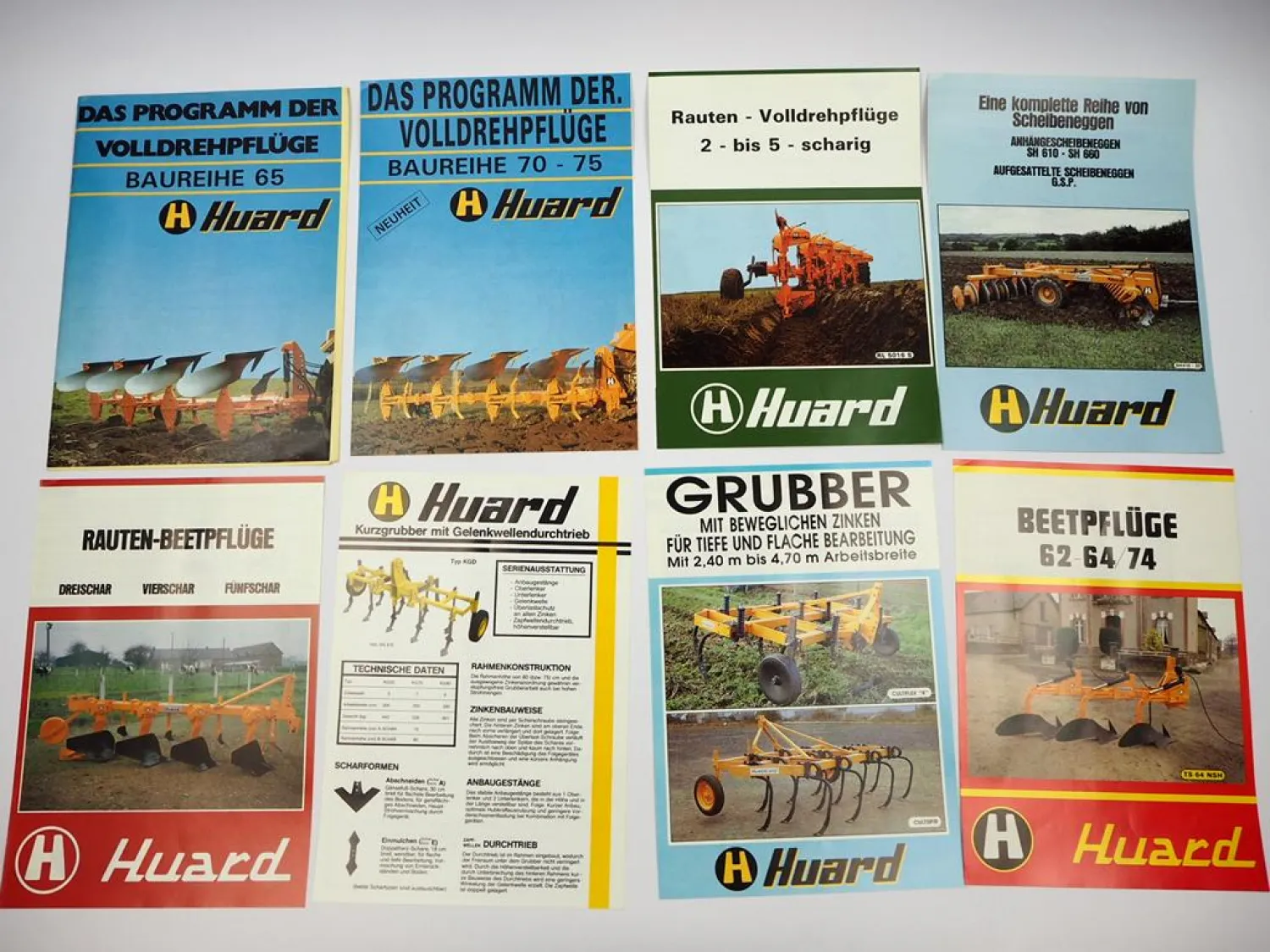 11x Original Prospekt Huard Anbaugeräte für Schlepper Pflug Grubber ca. 1986