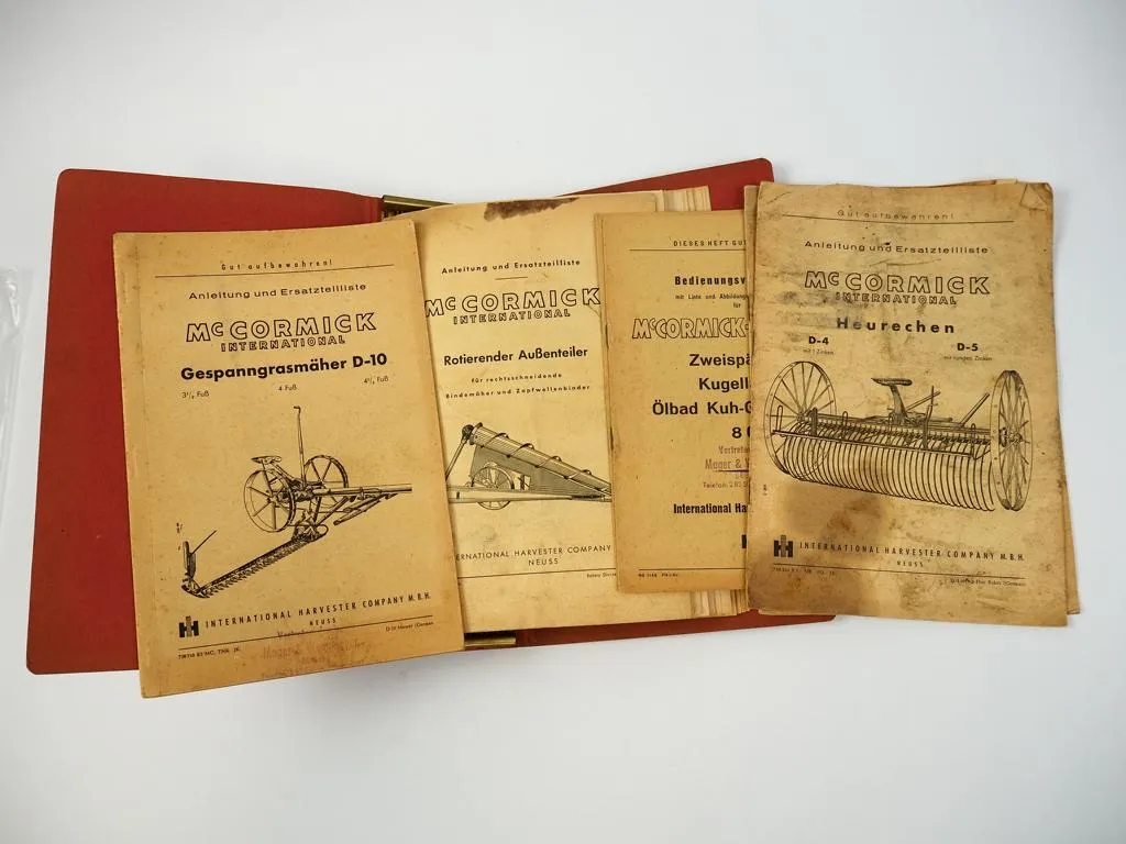 15 Mc Cormick IHC Ersatzteillisten für Anbaugeräte 1950er Jahre