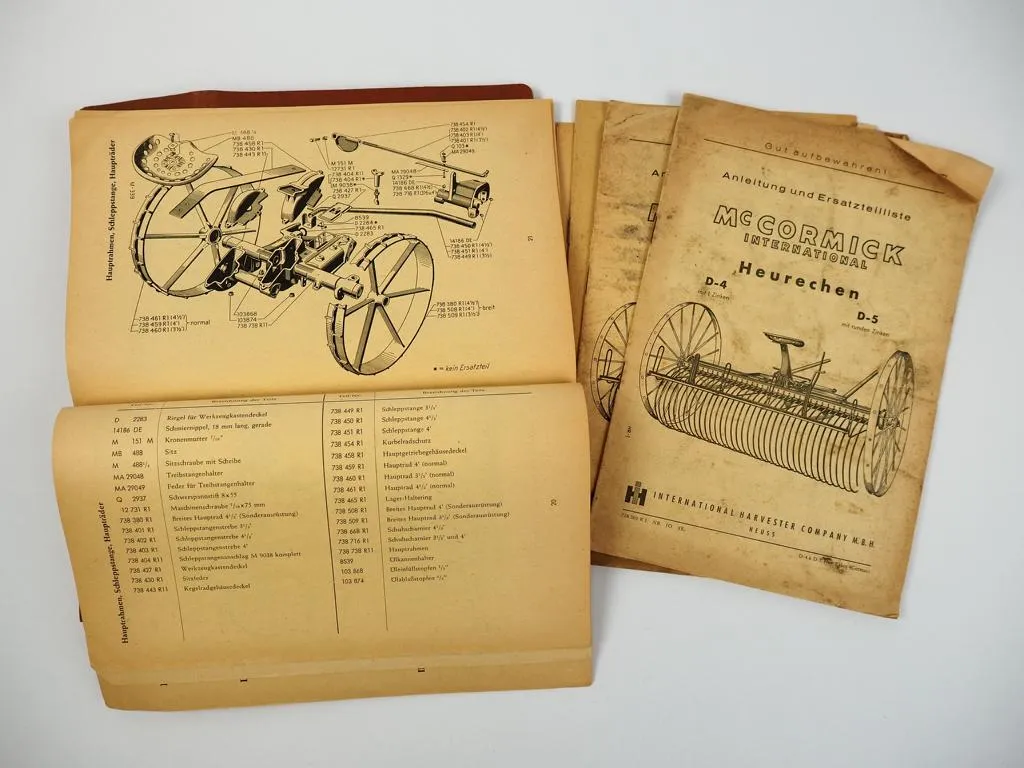 15 Mc Cormick IHC Ersatzteillisten für Anbaugeräte 1950er Jahre