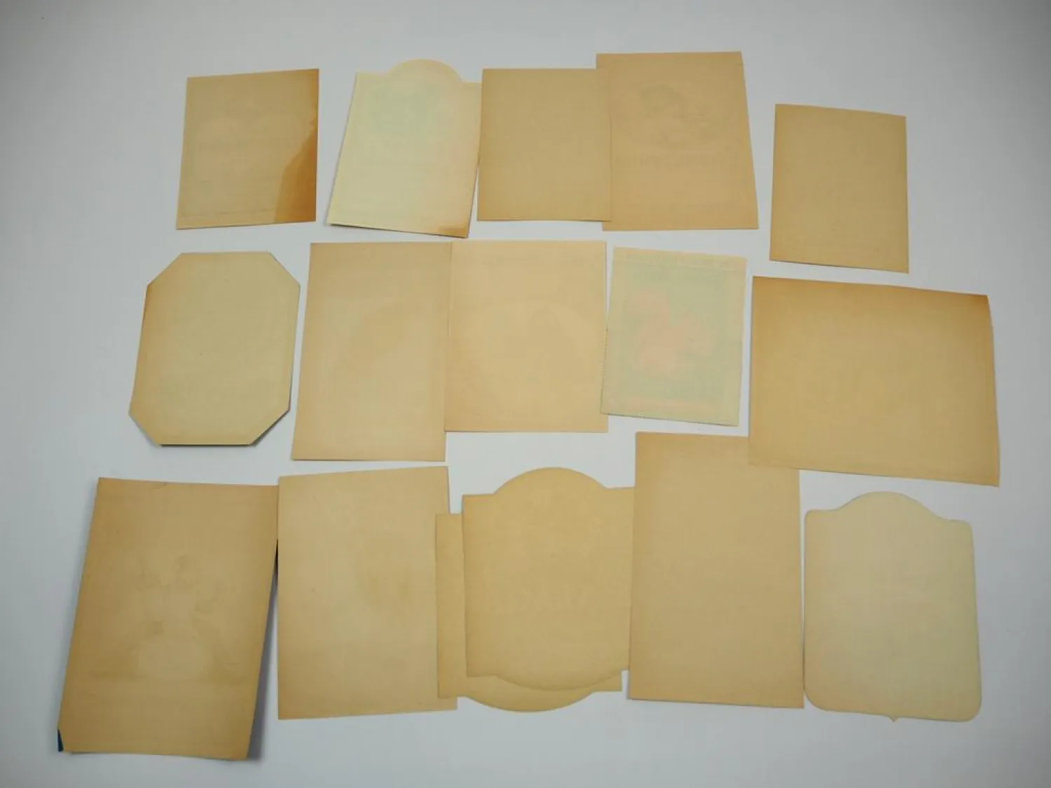 15x alte Etiketten Schnaps Wein Likör Weinbrand Korn mit Motiv Zwerge Tiere