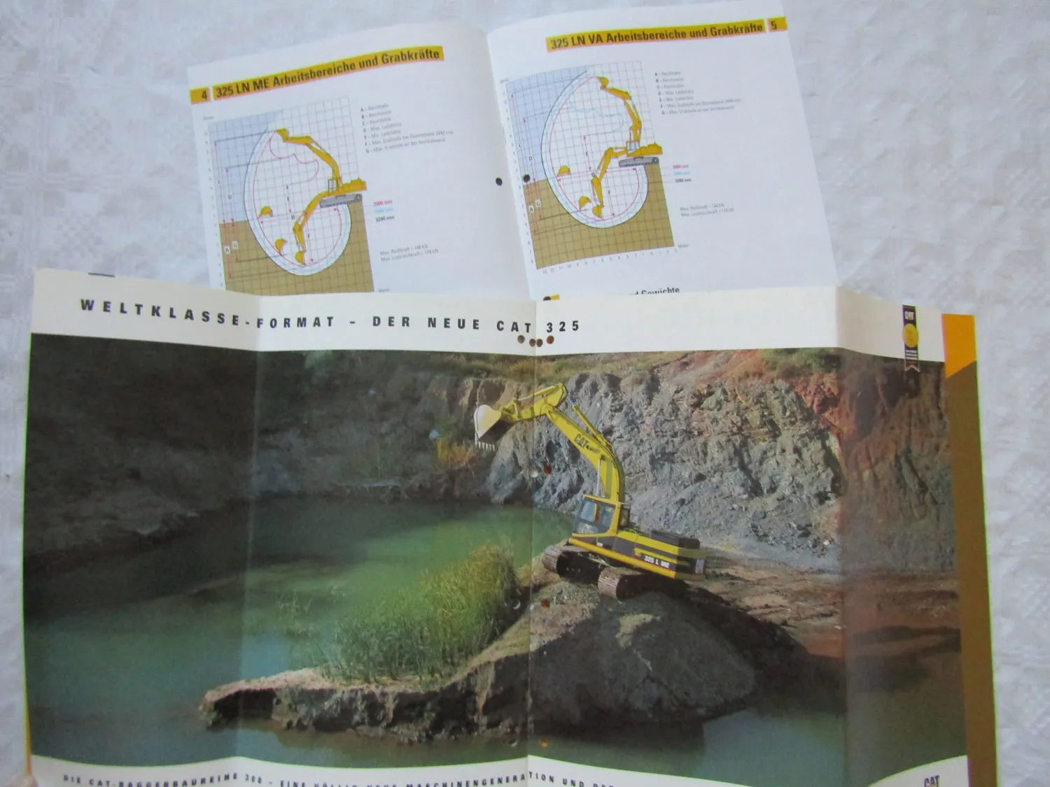 2 Prospekte CAT 325 325LN Kettenbagger und Datenblatt 90er Jahre