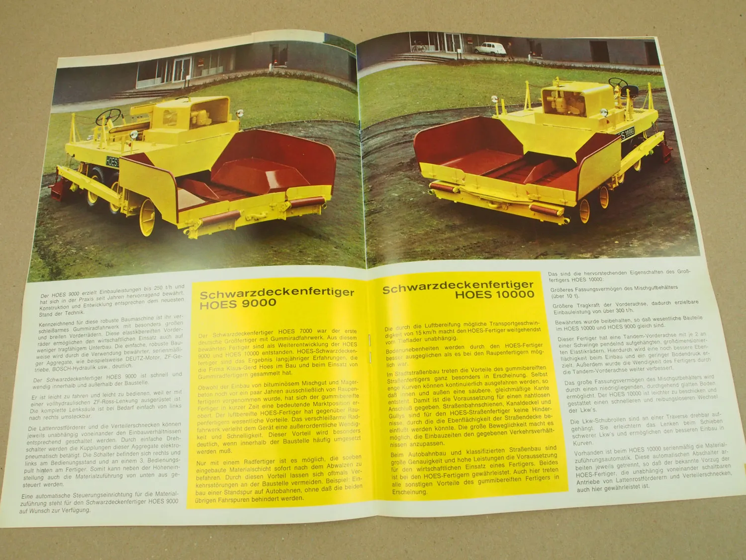 2 Prospekte Hoes 9000 10000 Straßenfertiger 1970