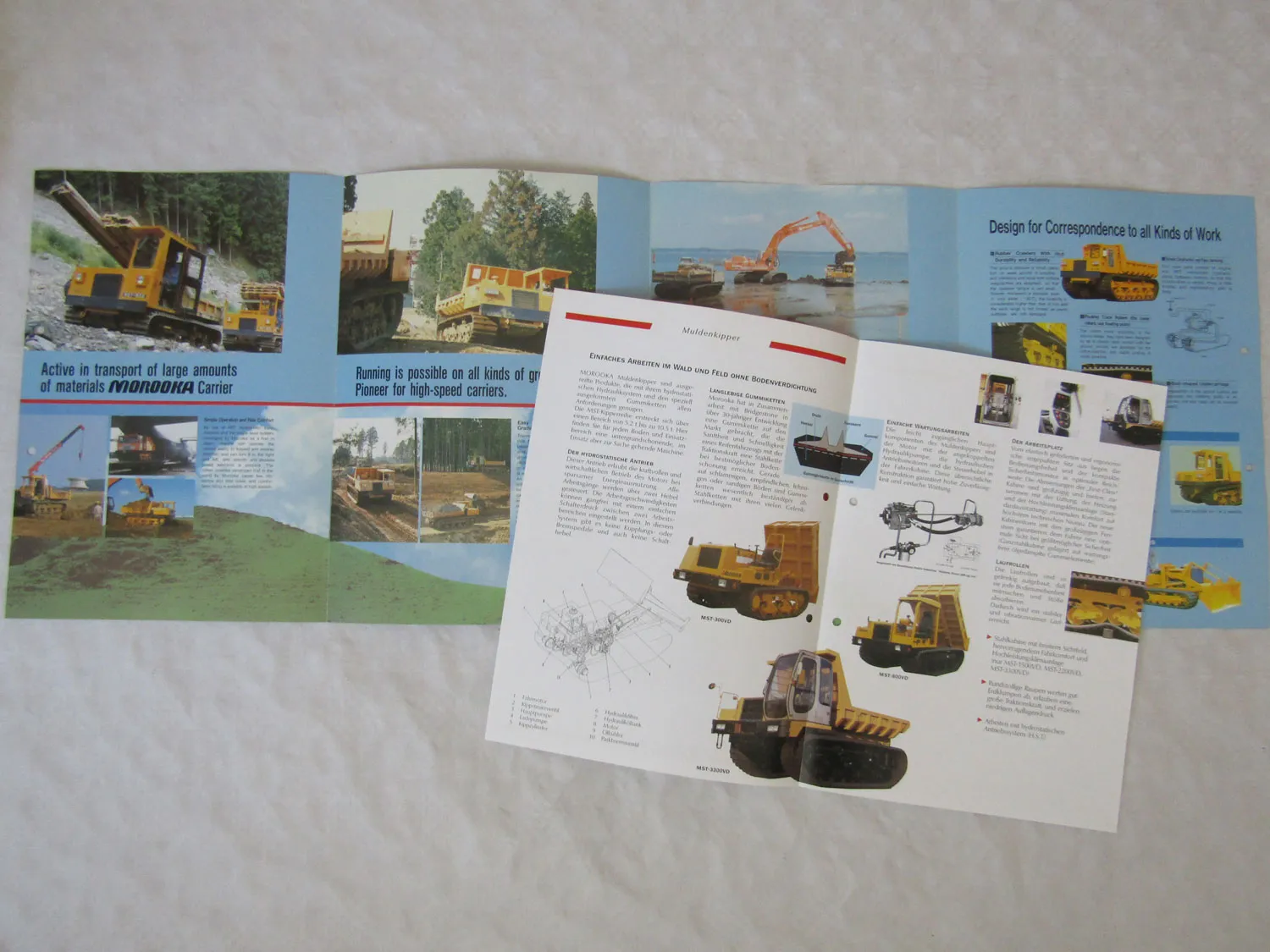 2 Prospekte Morooka Muldenkipper MST 300 3300 800 VD + Carries Serie Rubber Craw