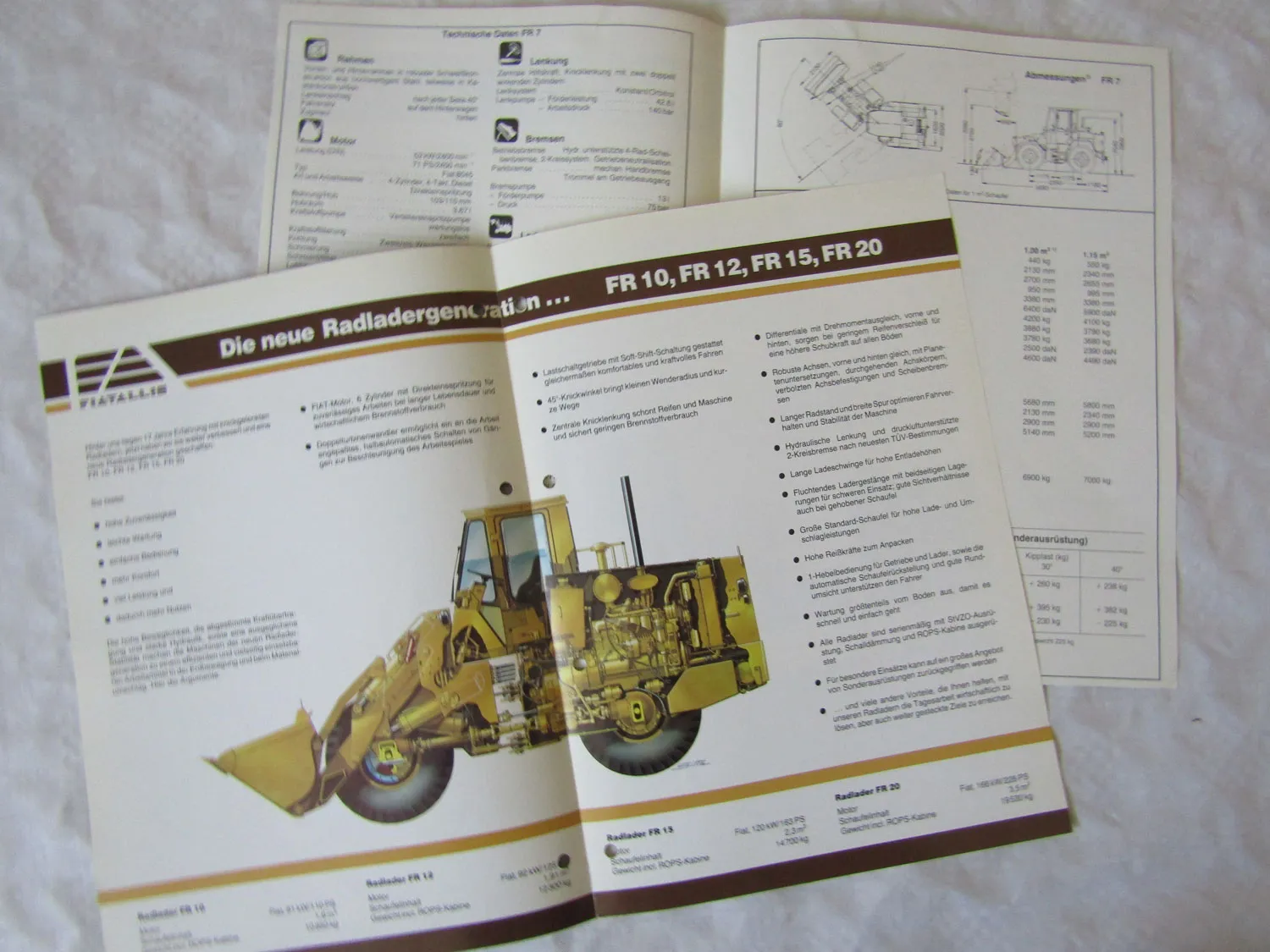 20 Prospekte Fiat Allis Raupen Dozer und Radlader aus den 70/80er Jahren