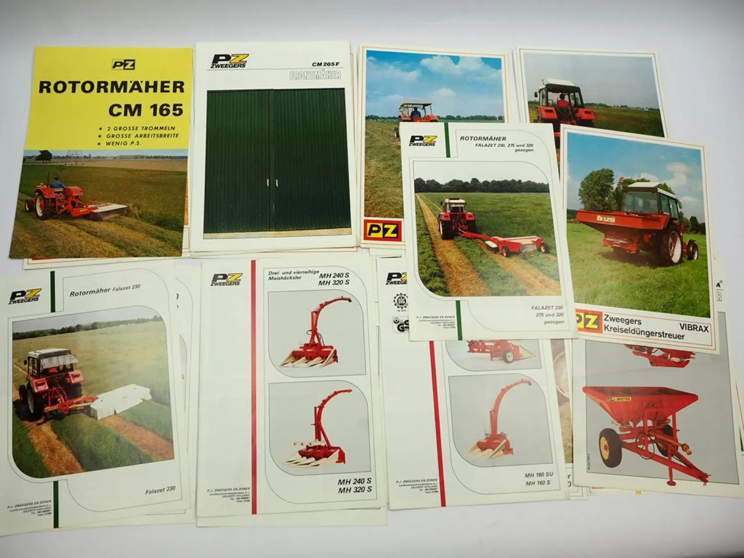 26x Original Prospekt PZ Zweegers Landtechnik Mäher Schwader Zetter 19/0/80er J.