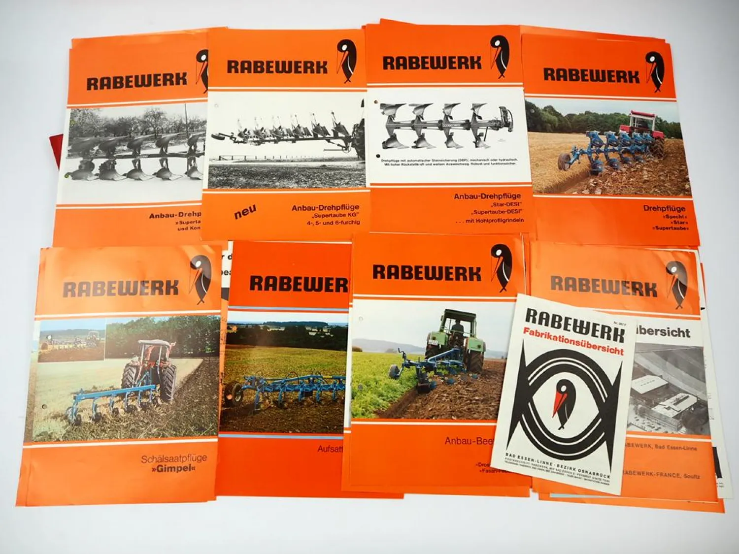 28x Original Prospekt Rabewerk Landtechnik Eggen Pflüge Grubber 1970/80er Jahre
