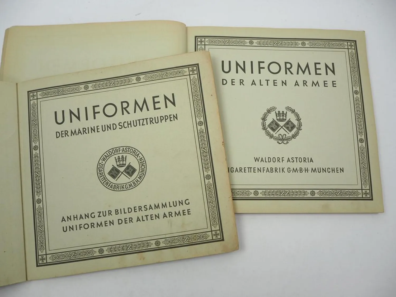 2x Orig. Sammelbilder Album Waldorf Astoria komplett Uniformen Alte Armee Marine
